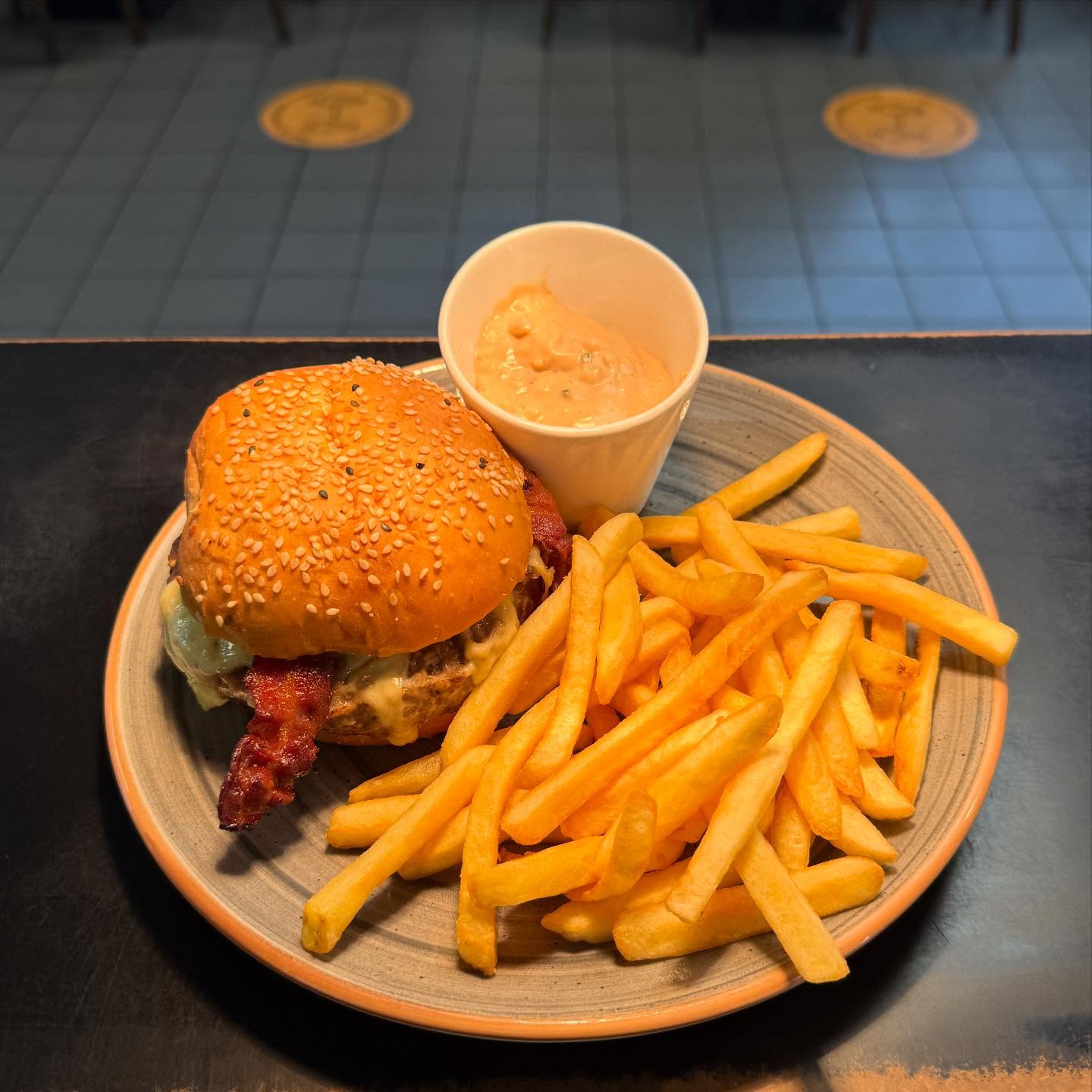 Baconcheeseburgare